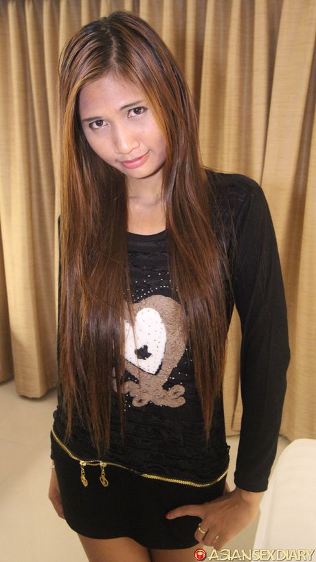 Skinny Asian teen Kiew gets her hairy pussy licked and dicked by a guy