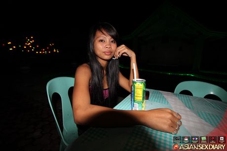 Asian teen Marjorie gets her hairy pussy licked and dicked by a horny guy