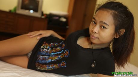 The Asian teen Jan gets her hairy pussy licked and drilled by a horny guy