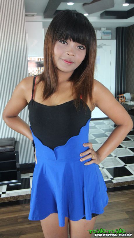 Amateur Asian Penny gets her pussy licked and dicked by a horny guy