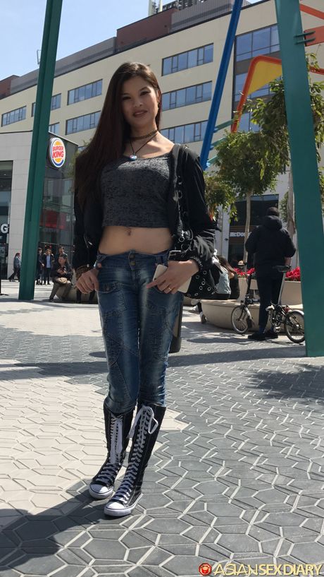 The Asian teen Miyuki gets her pussy licked and dicked by a horny guy