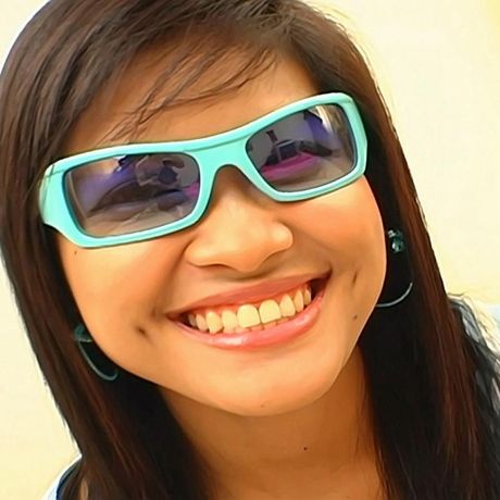 Asian teen Boon gets her shaved pussy licked and dicked by a horny guy