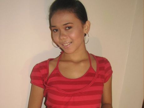 Japanese lady shows her hairy cunt and small tits in a solo