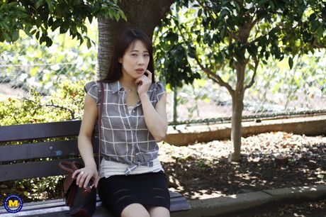 Hairy Japanese MILF Maiko Saeki gets a creampie - Free Mature.nl content