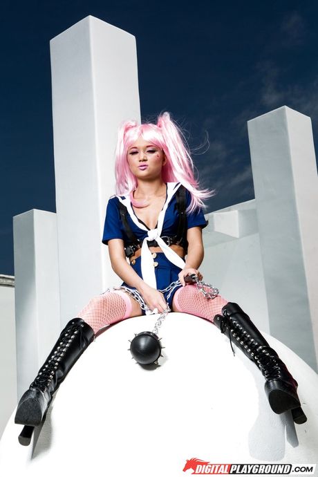 Rangy american young Dakota Skye shows her ass in sexy skirt and masturbates