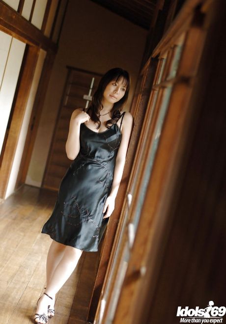 Excellent japanese hottie Ai Takeuchi showing her ass