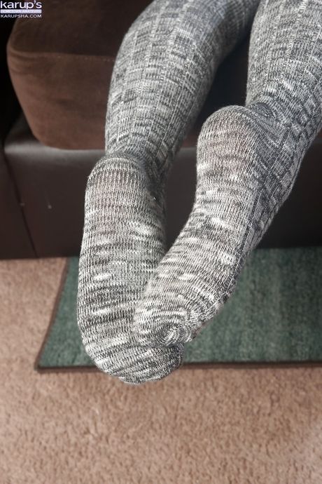 Sexy asian young Drea Diamond in nasty foot fetish