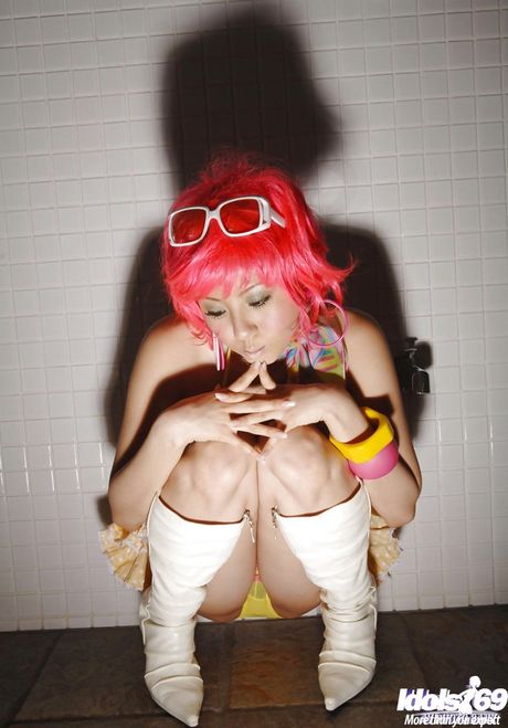 Alluring japanese babe Yuma Asami exposing big hooters and sexy butt